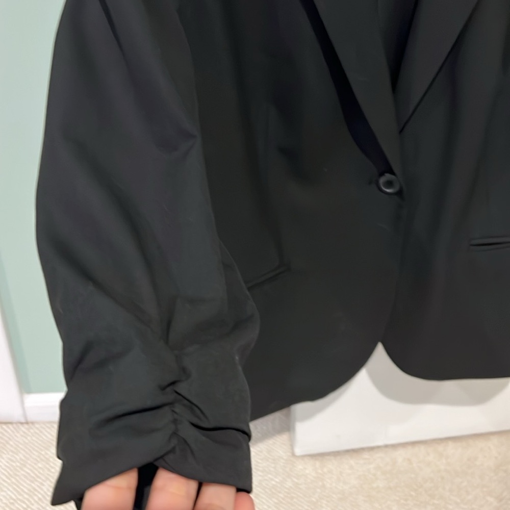 The Limited Women's Black Blazer with rouged sleeves - Picture 3 of 4